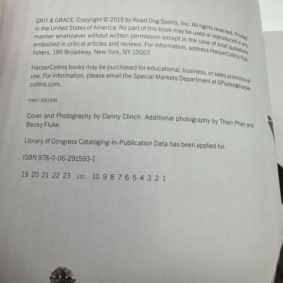 Grit & Grace: Train the Mind, Train the Body, Own Your Life Tim McGraw - Picture 3 of 6